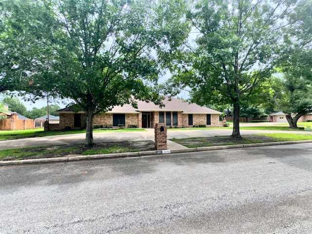 photo 1: 1176 E Oval Drive, Athens TX 75751