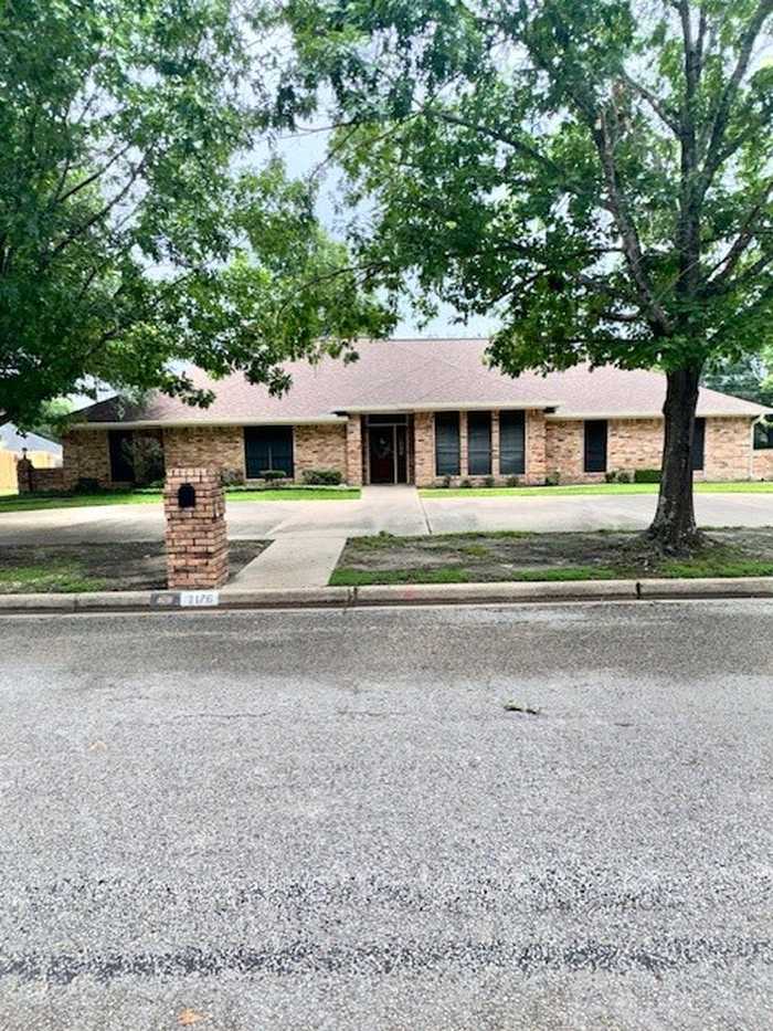 photo 2: 1176 E Oval Drive, Athens TX 75751