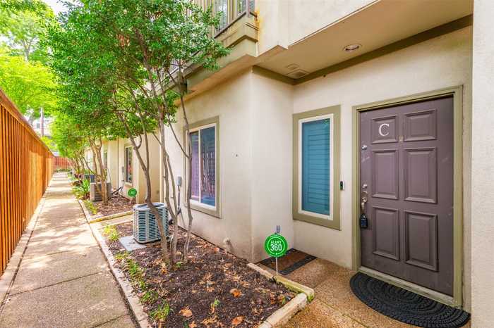 photo 2: 3320 Douglas Avenue, Dallas TX 75219