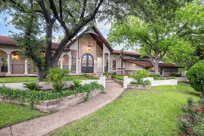 photo 1: 6181 Preston Creek Court, Dallas TX 75240