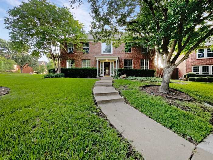 photo 1: 2209 Pistachio Drive, Irving TX 75063