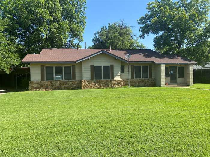 photo 1: 1106 Payne, Olney TX 76374