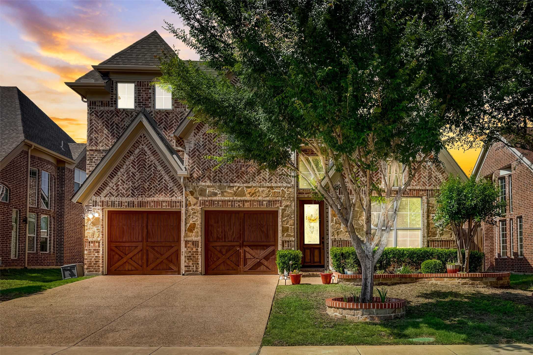 photo 1: 4725 Mulholland Drive, Plano TX 75074