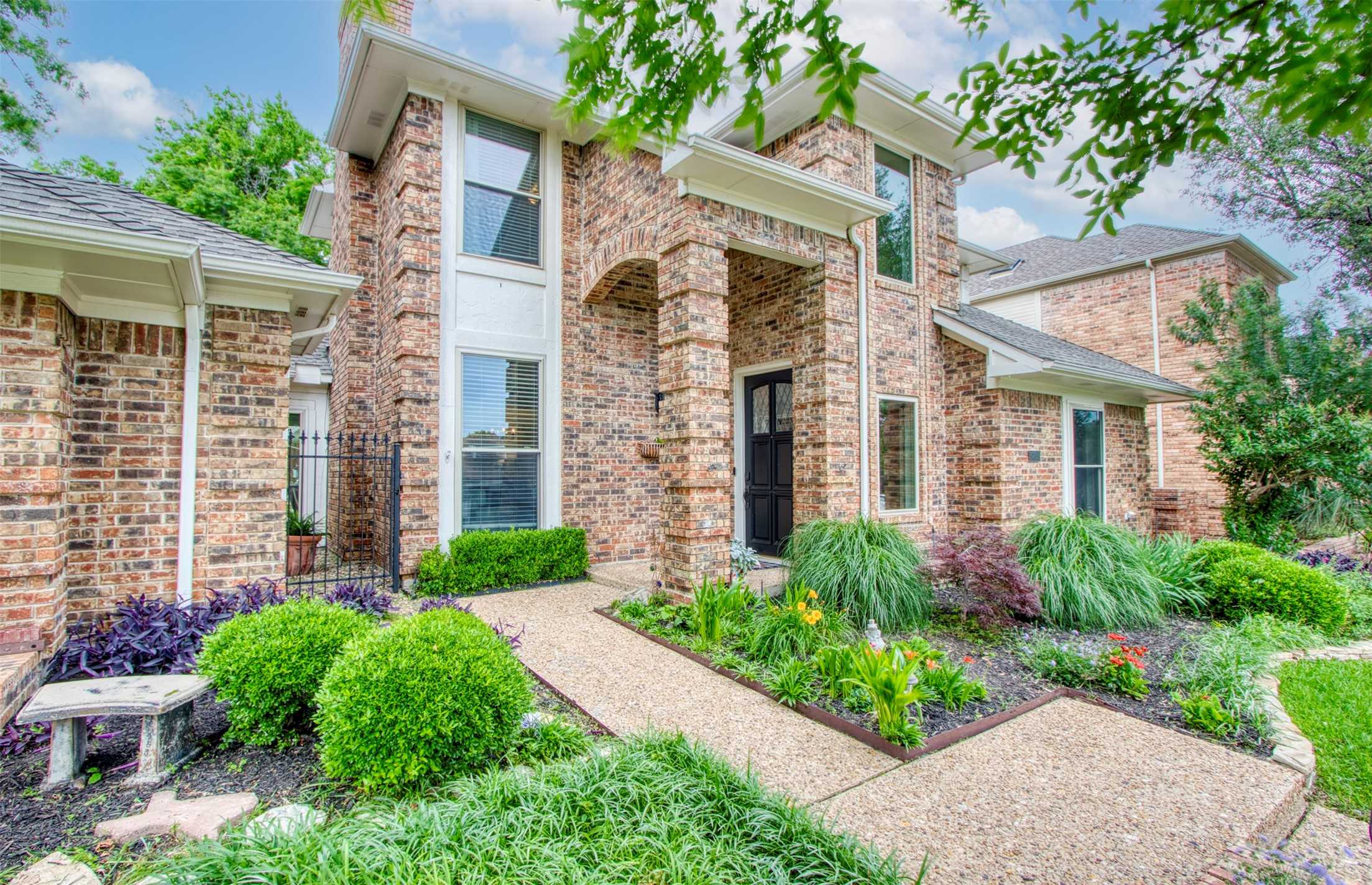 photo 3: 5835 Mapleshade Lane, Dallas TX 75252