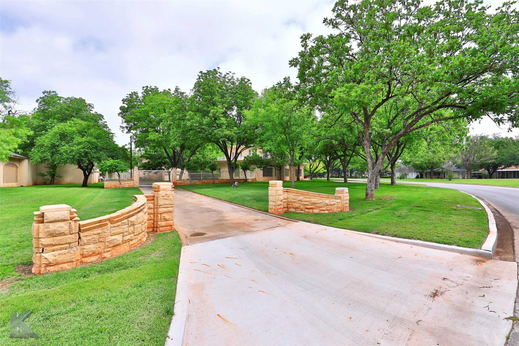 photo 3: 1120 Elmwood Drive, Abilene TX 79605