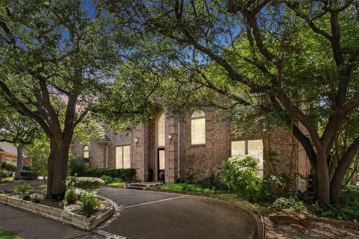 photo 1: 4 Spyglass Court, Frisco TX 75034