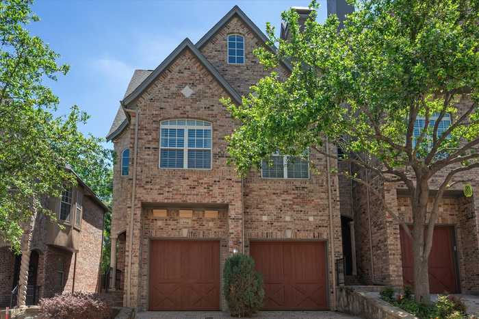 photo 2: 550 Rockingham Drive, Irving TX 75063