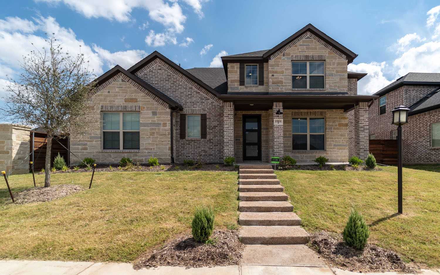 photo 1: 1901 Blossom Trail, Mesquite TX 75181