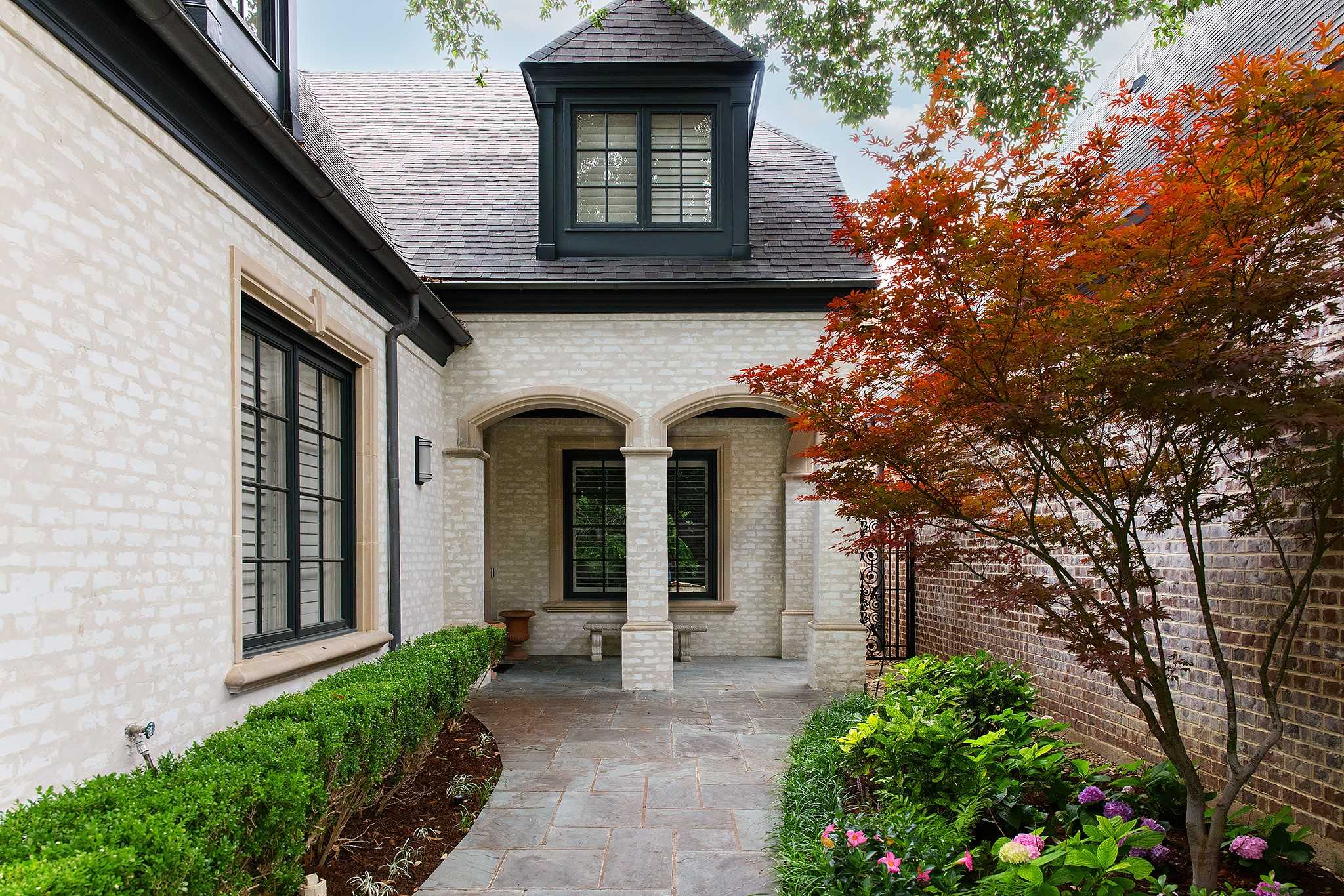 photo 2: 37 Kennington Court, Dallas TX 75248