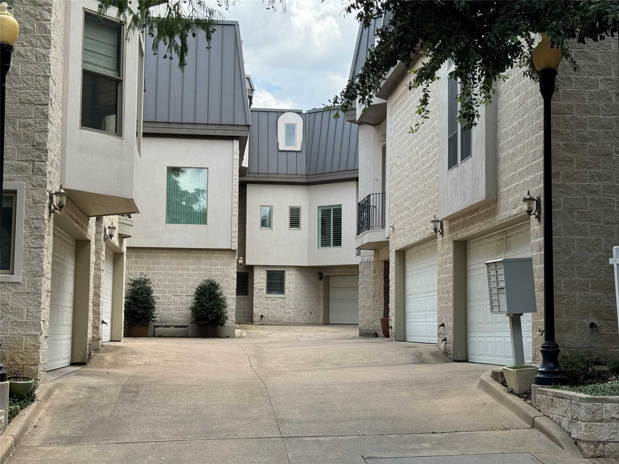 photo 1: 2449 Worthington Street, Dallas TX 75204