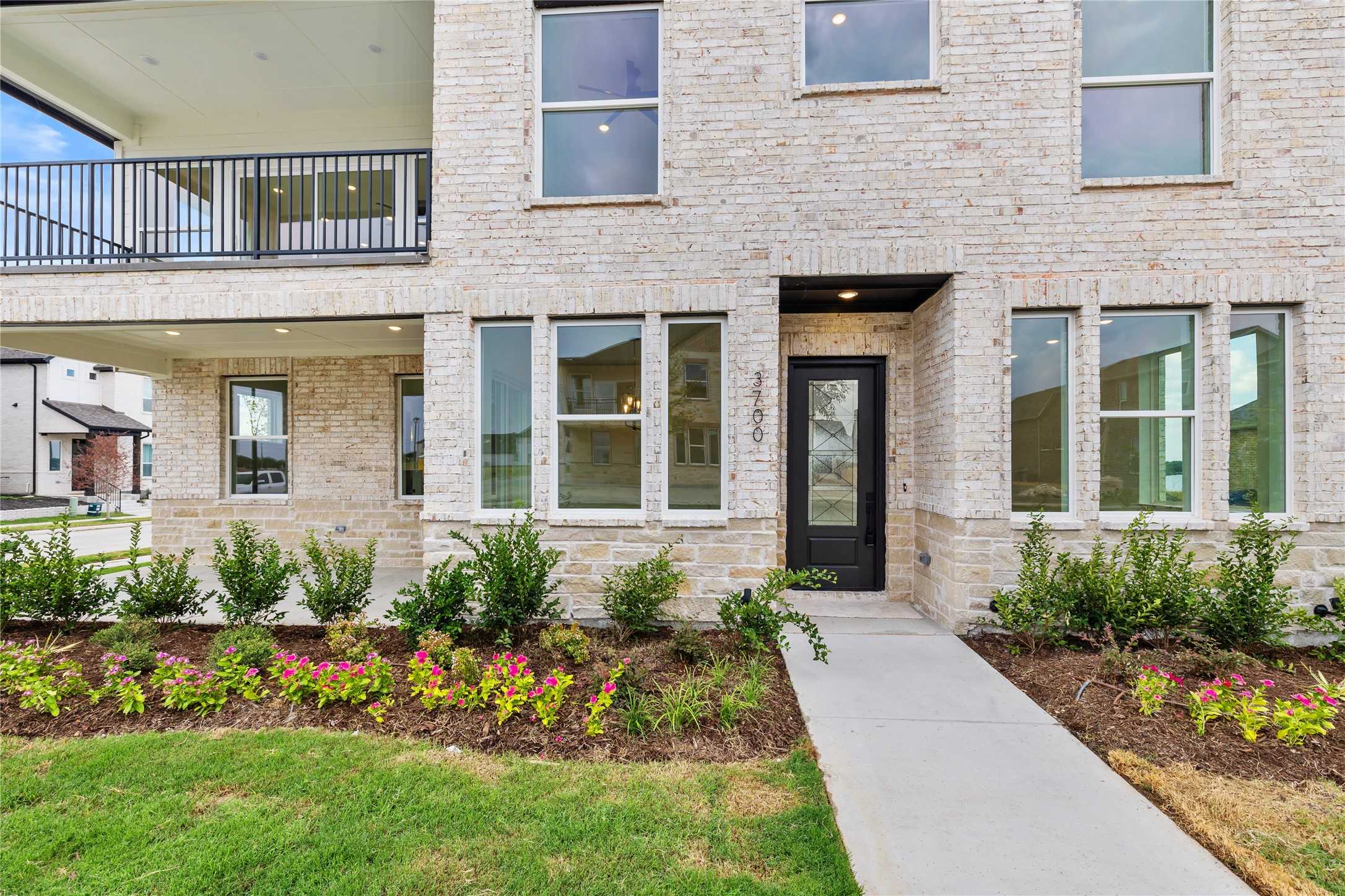 photo 3: 3700 Pardoners Mews, Rowlett TX 75088