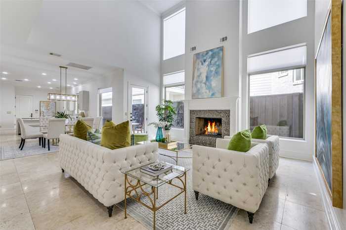 photo 2: 5515 La Foy Boulevard, Dallas TX 75209