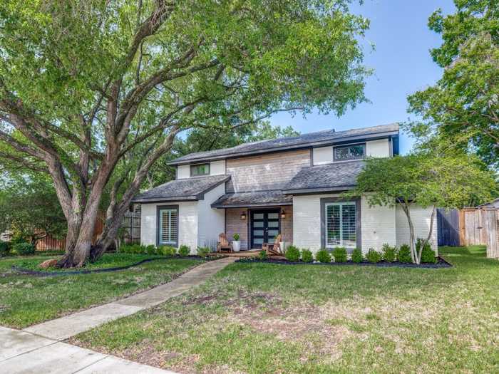 photo 1: 16619 Deer Park Drive, Dallas TX 75248