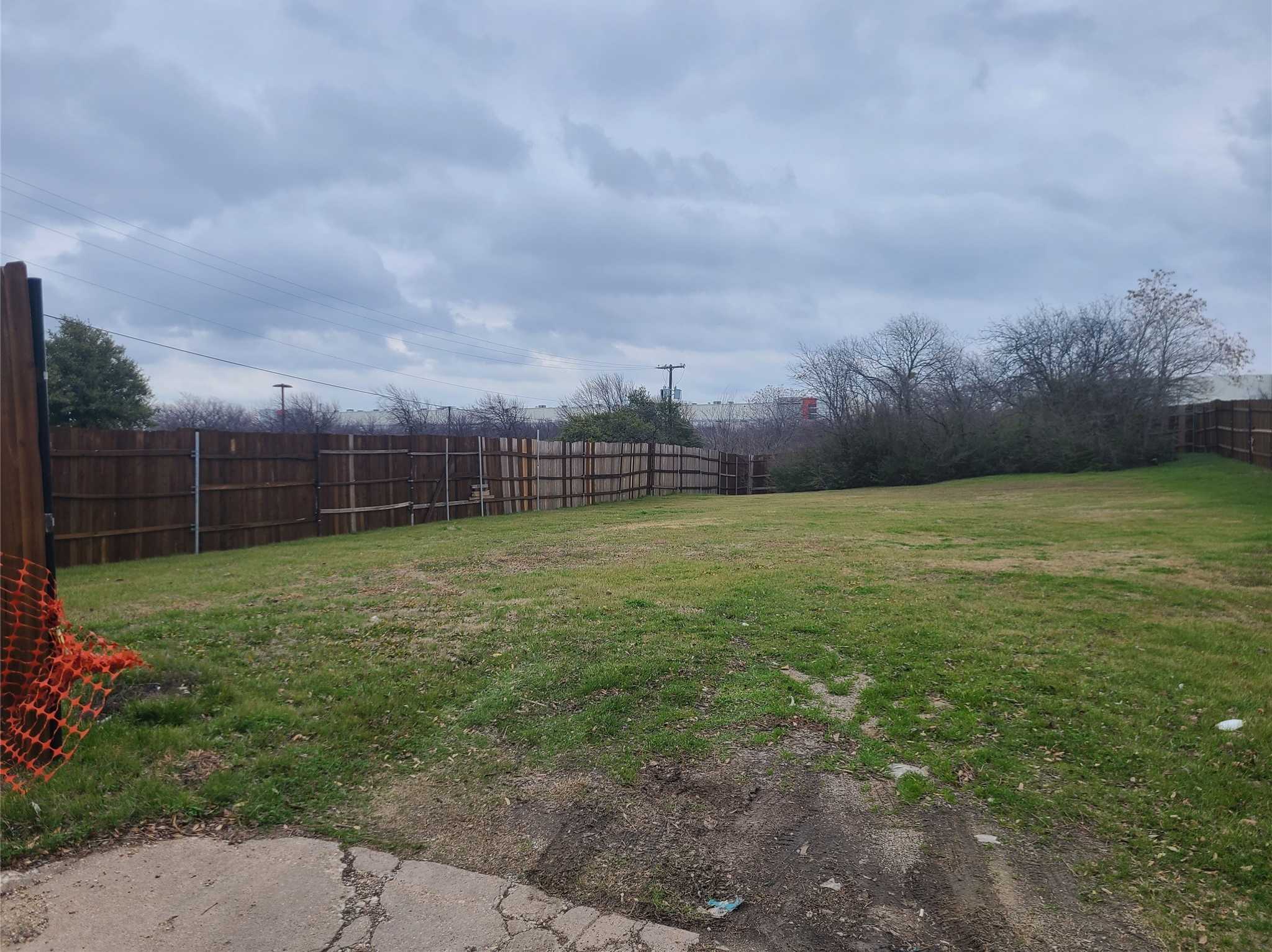 photo 3: 1242 N Morocco Avenue, Dallas TX 75211