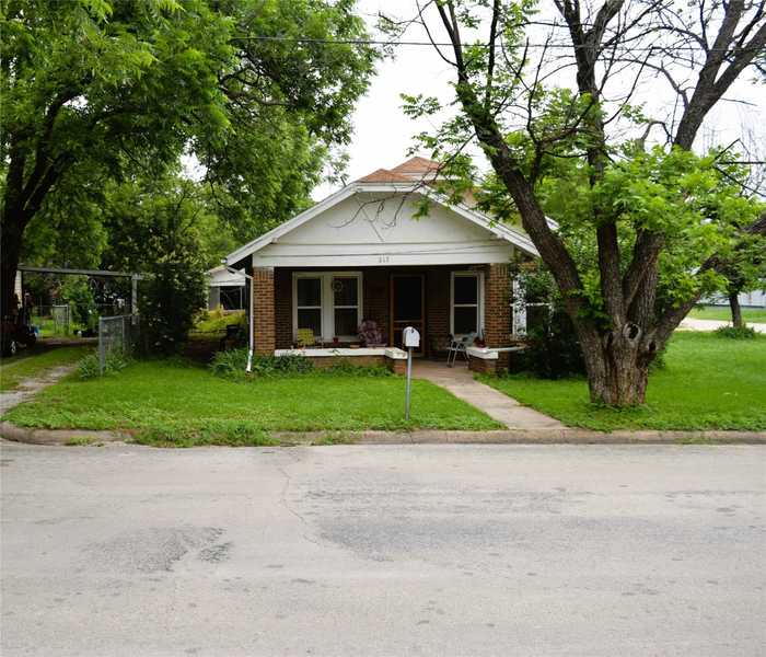 photo 1: 217 E 9th Street, Coleman TX 76834