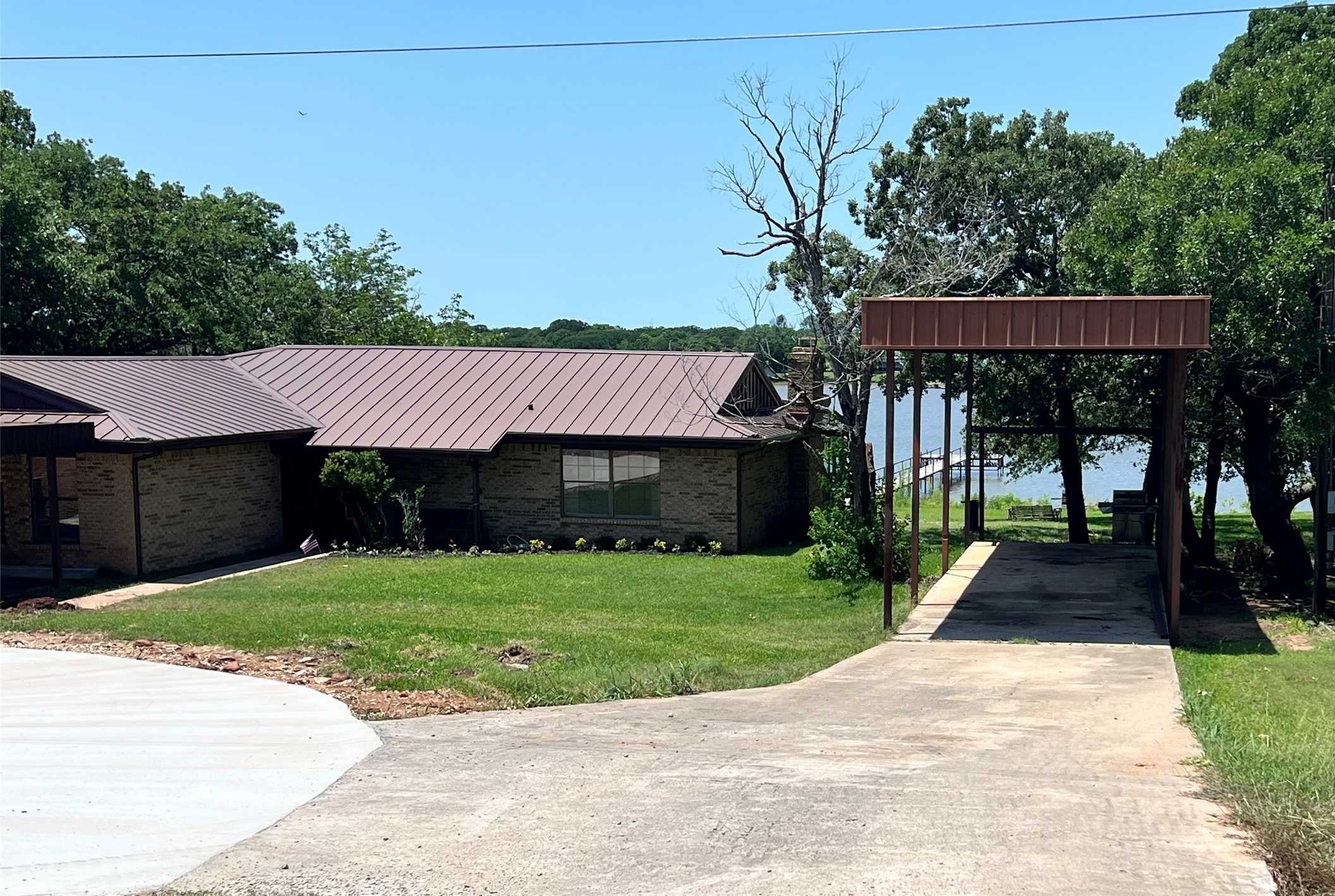 photo 2: 181 Cortez Drive, Nocona TX 76255