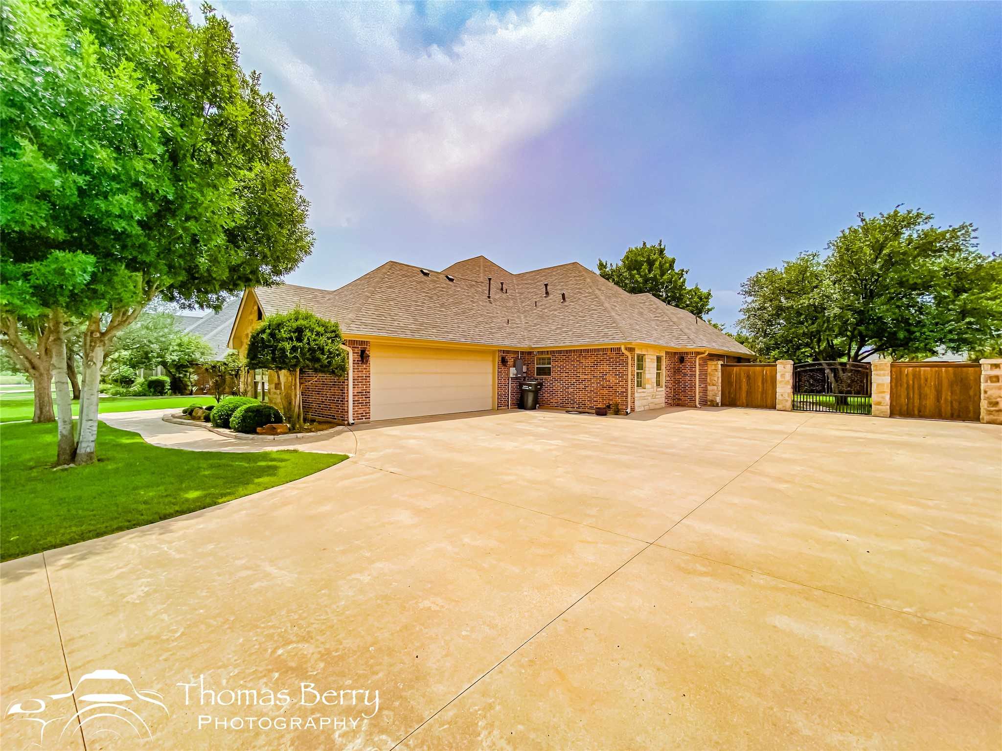 photo 2: 2309 Lynbrook Drive, Abilene TX 79606