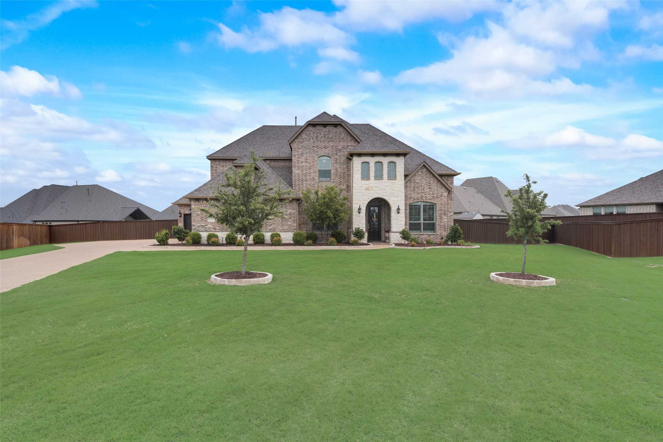 photo 2: 1519 Corrara Drive, McLendon Chisholm TX 75032