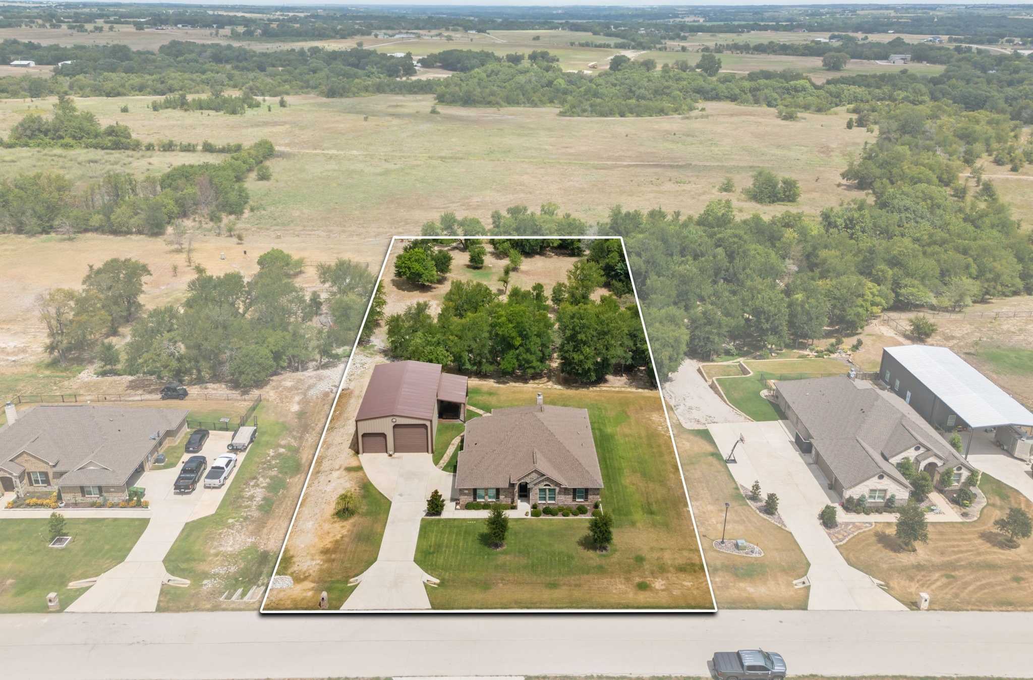 photo 3: 137 High Country Road, Decatur TX 76234