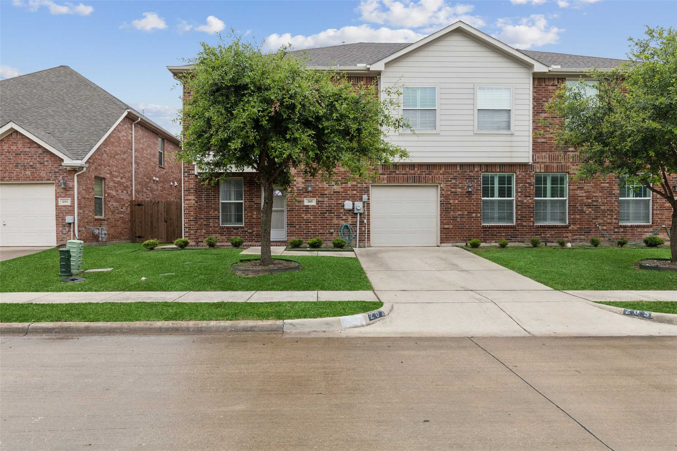 photo 2: 205 Seva Court, Irving TX 75061