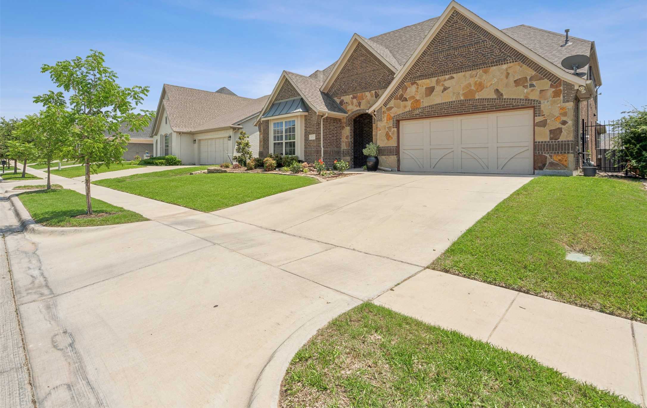 photo 2: 332 Parkview Drive, Aledo TX 76008