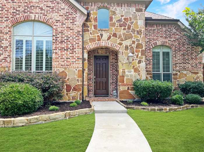 photo 2: 11662 Frontier Drive, Frisco TX 75033