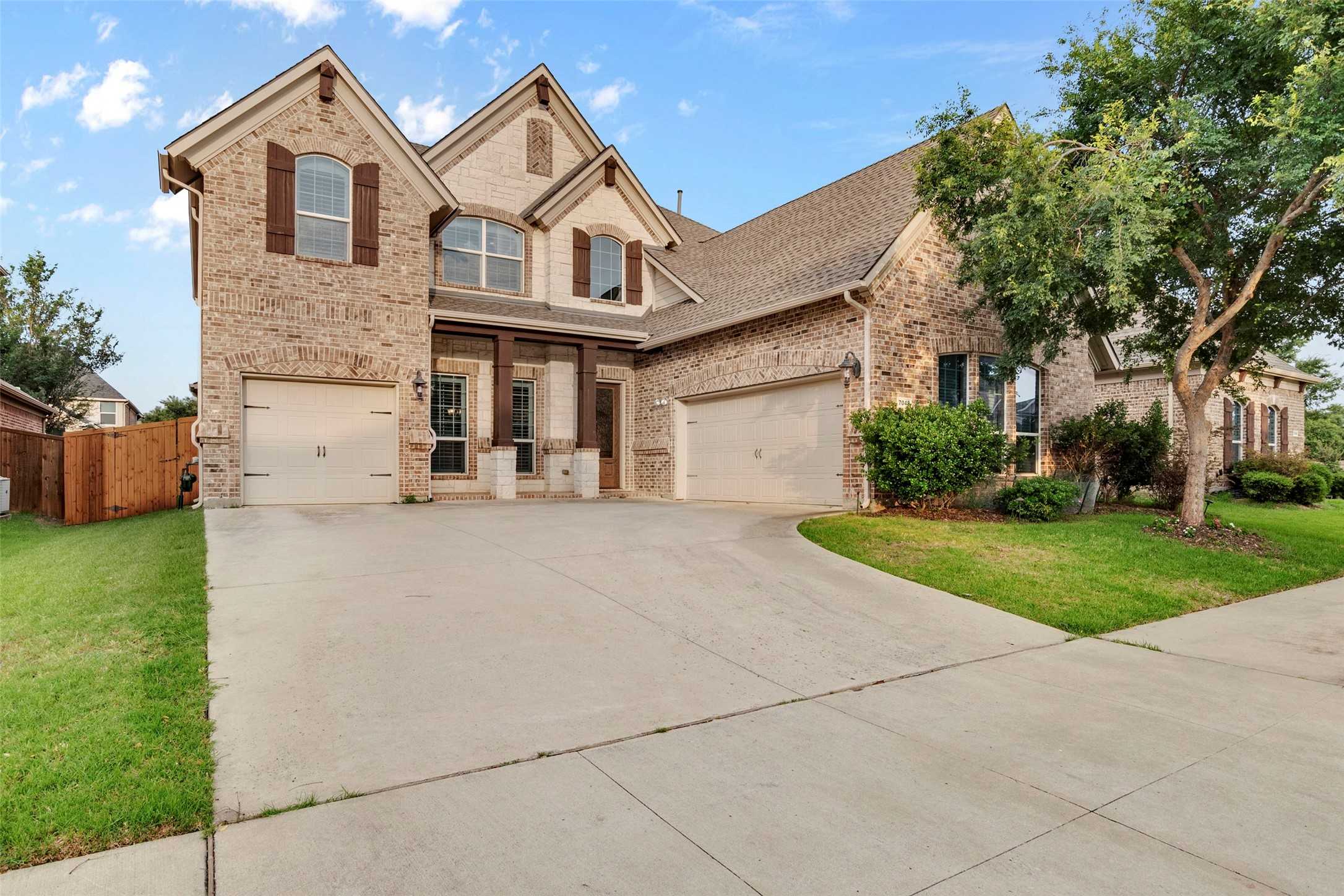 photo 3: 7048 Fullerton Circle, Frisco TX 75035