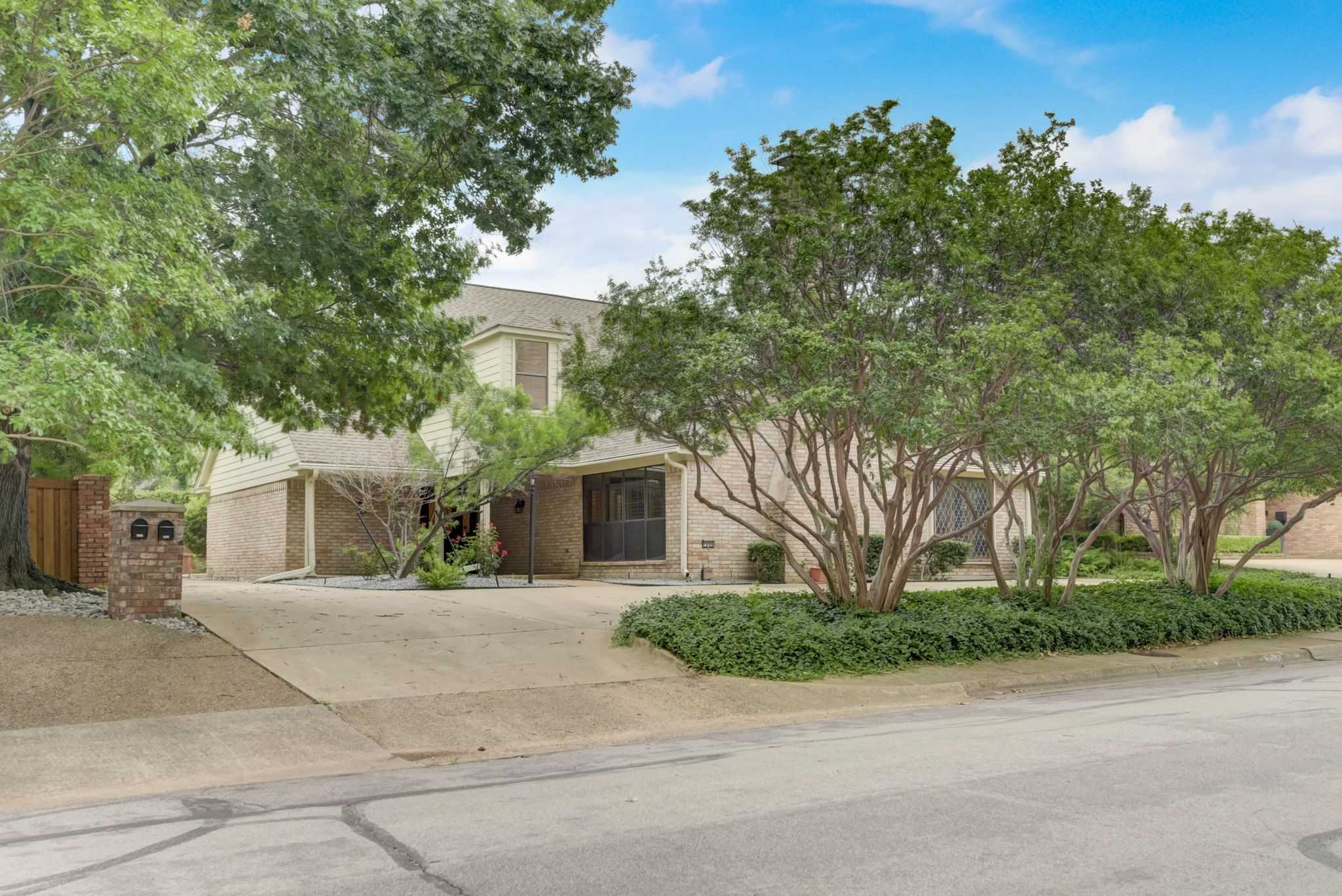 photo 3: 7006 Woodland Drive, Dallas TX 75225