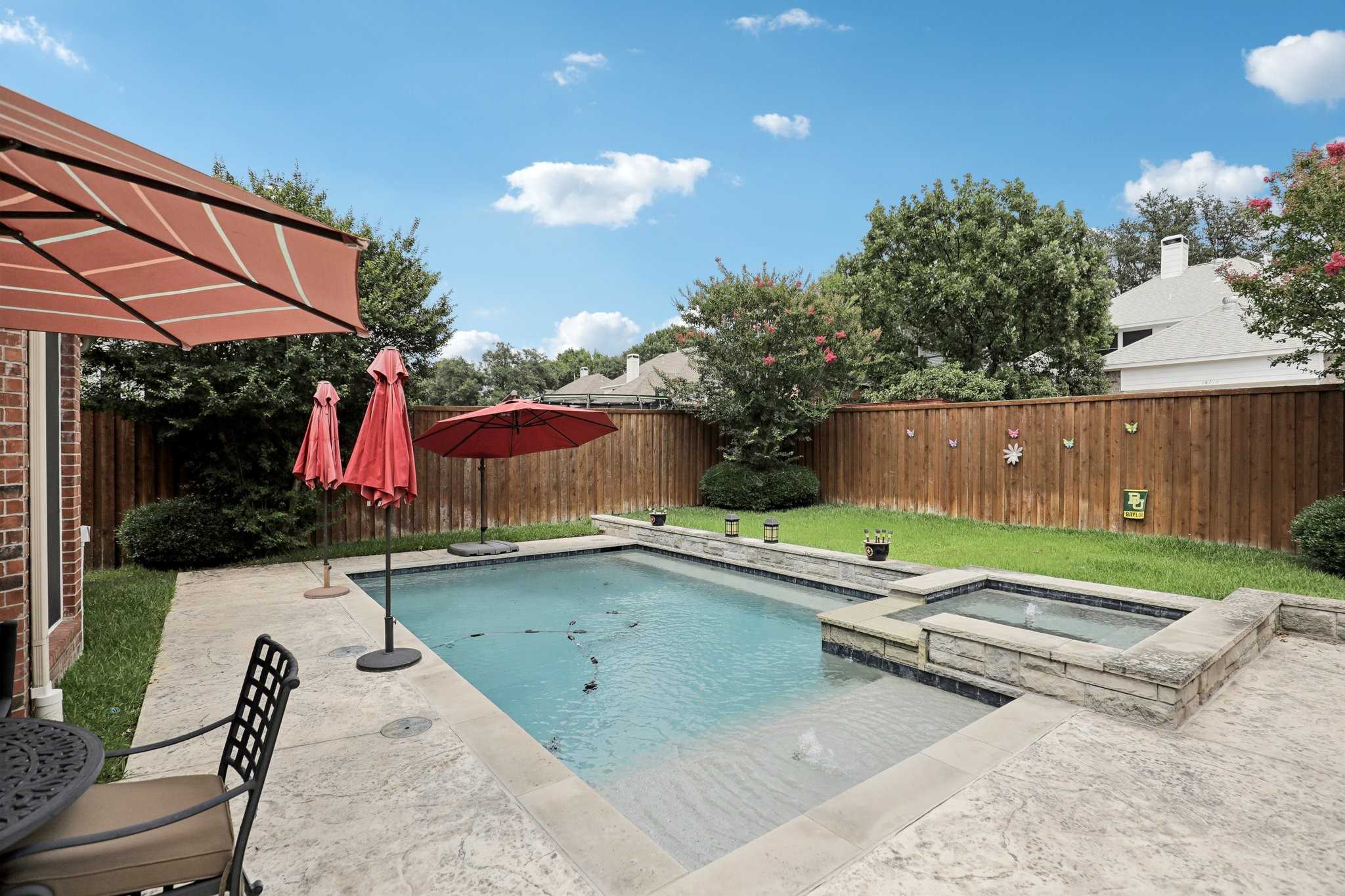 photo 3: 18708 Thorntree Lane, Dallas TX 75252