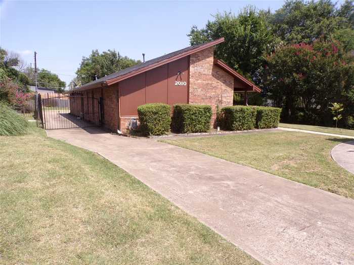 photo 1: 2010 Klondike Street, Grand Prairie TX 75050