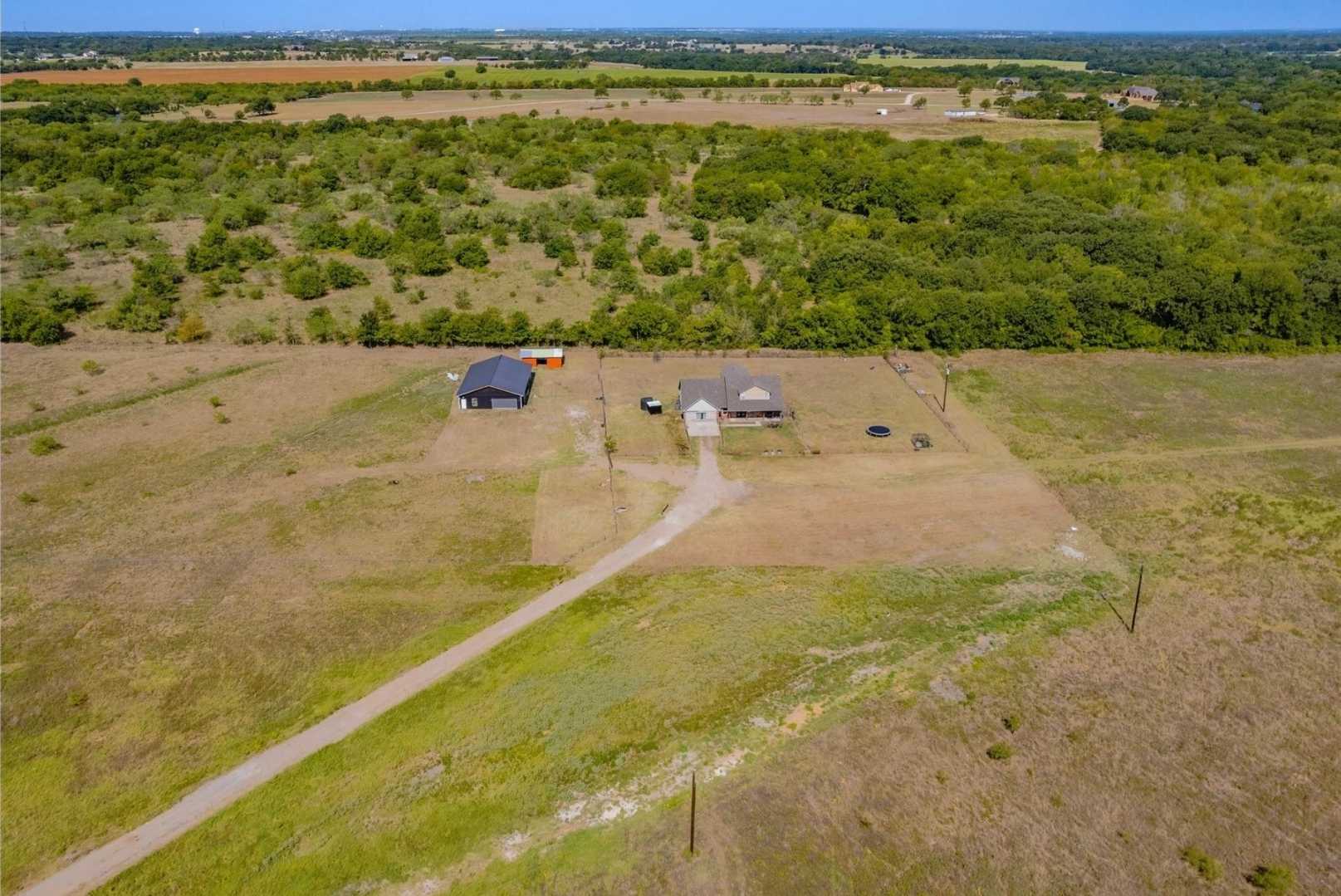 photo 3: 6131 Hartlee Field Road, Denton TX 76208