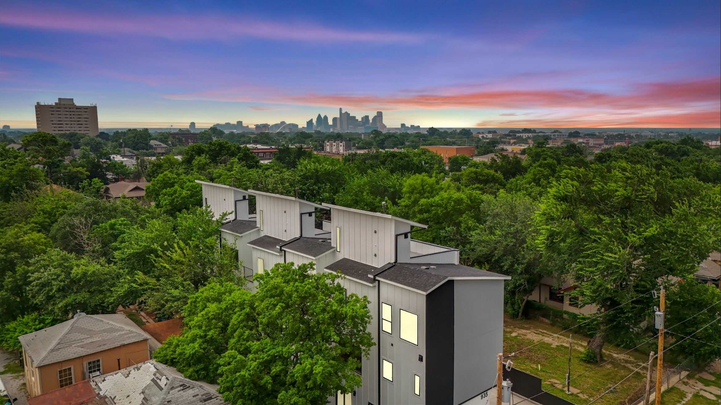 photo 3: 935 W 12th Street Unit 102, Dallas TX 75208