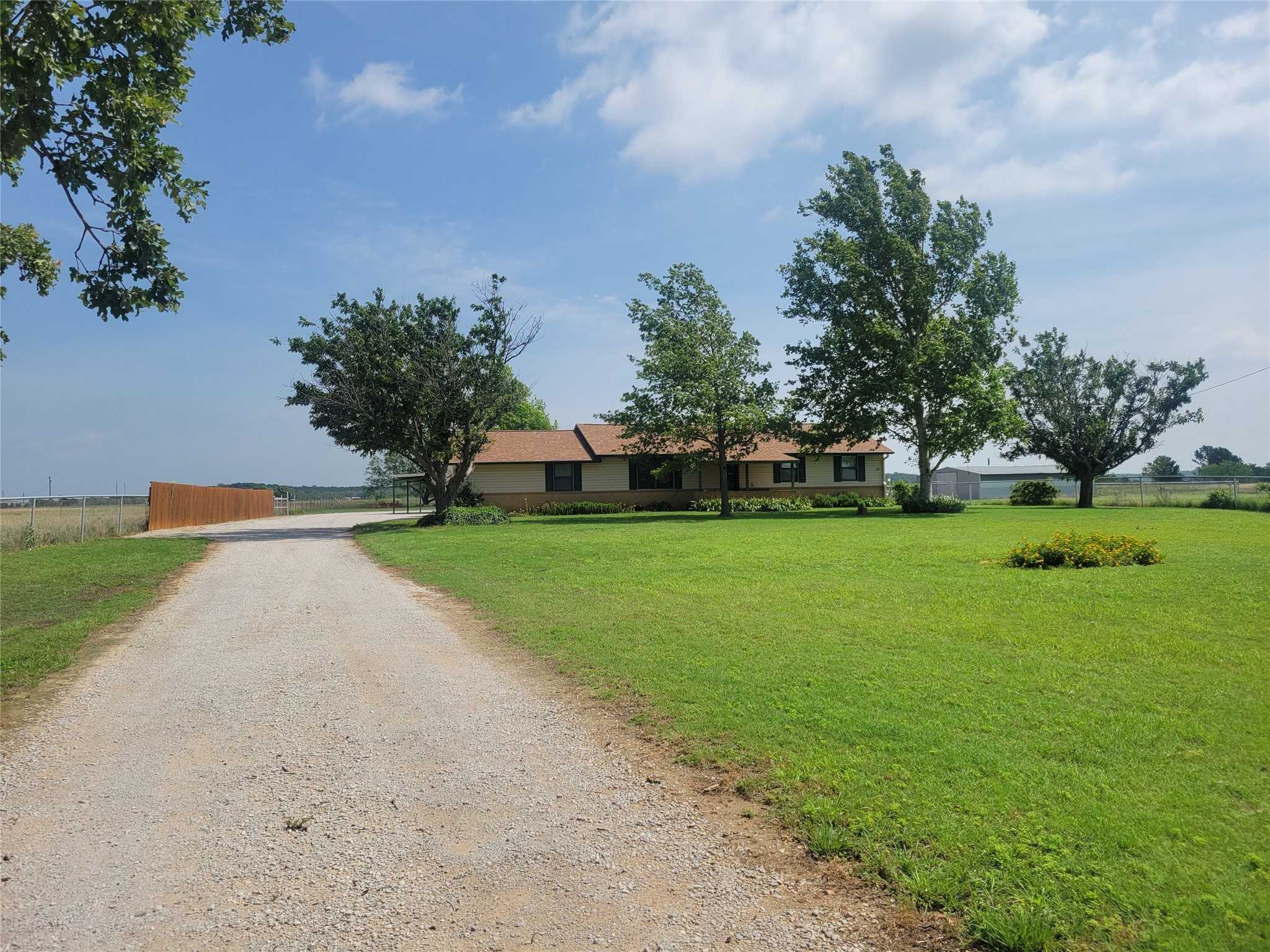 photo 2: 628 Medlan Chapel Road, Graham TX 76450