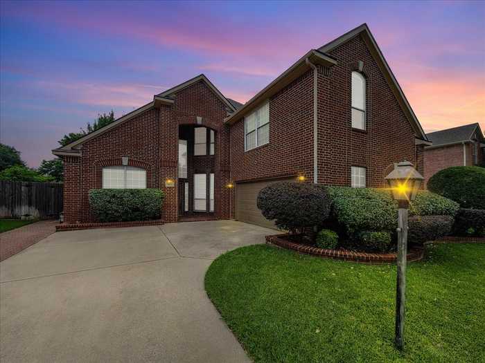 photo 1: 4111 Timber Trail Drive, Arlington TX 76016