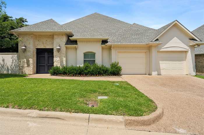 photo 2: 1204 Gabriel Lane, Fort Worth TX 76116