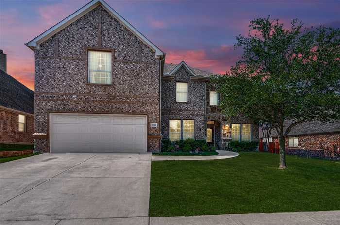 photo 1: 2513 Trailhead Drive, Fort Worth TX 76177