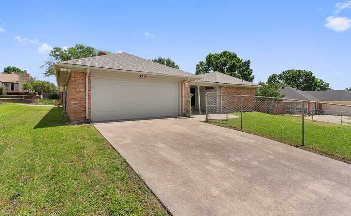 photo 2: 2317 Country Valley Road, Garland TX 75041