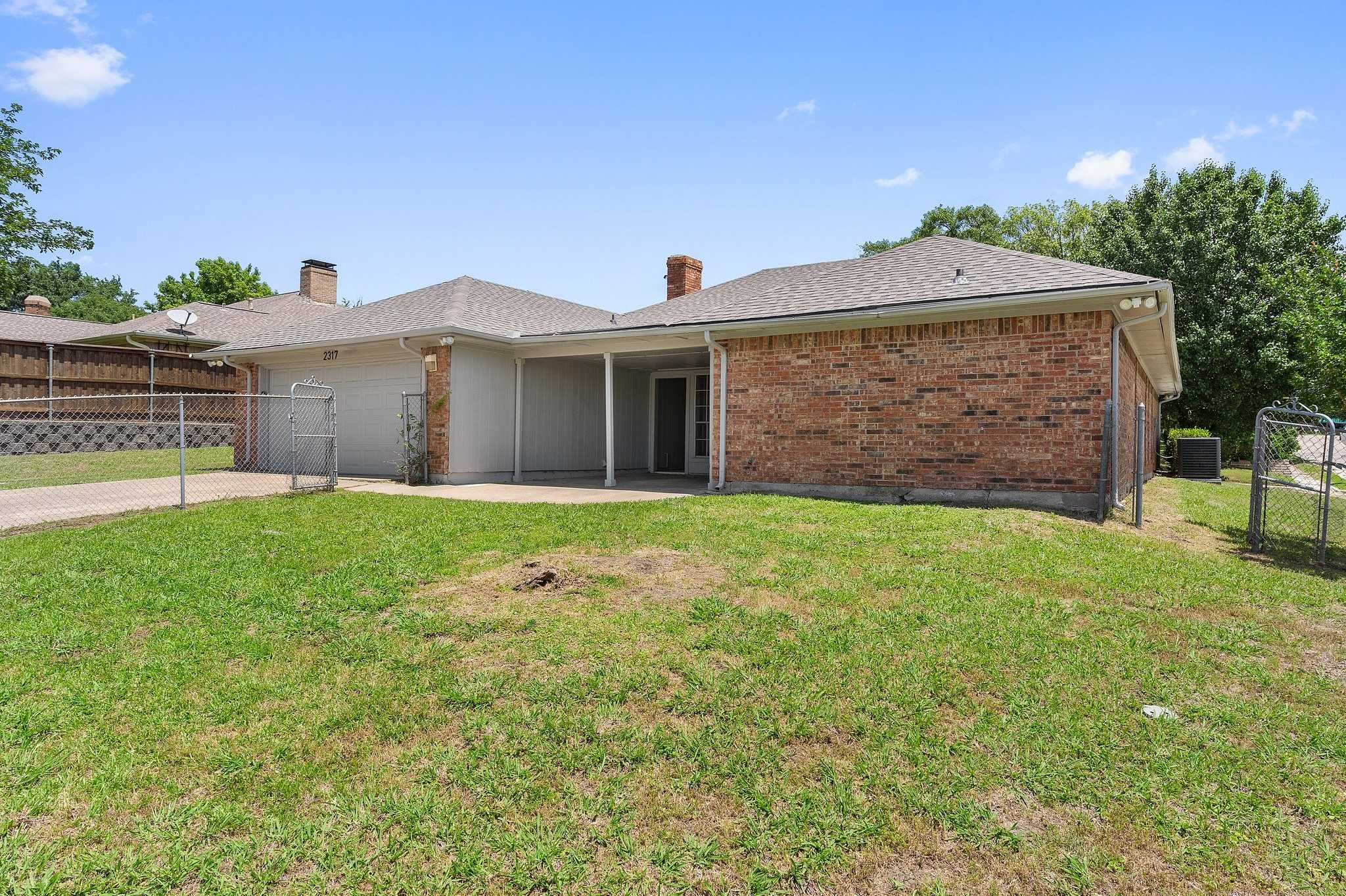 photo 3: 2317 Country Valley Road, Garland TX 75041