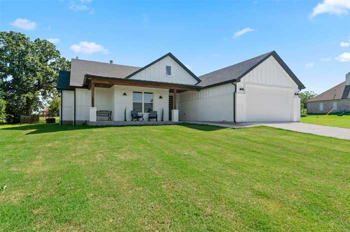 photo 1: 230 Driftwood Court, Runaway Bay TX 76426