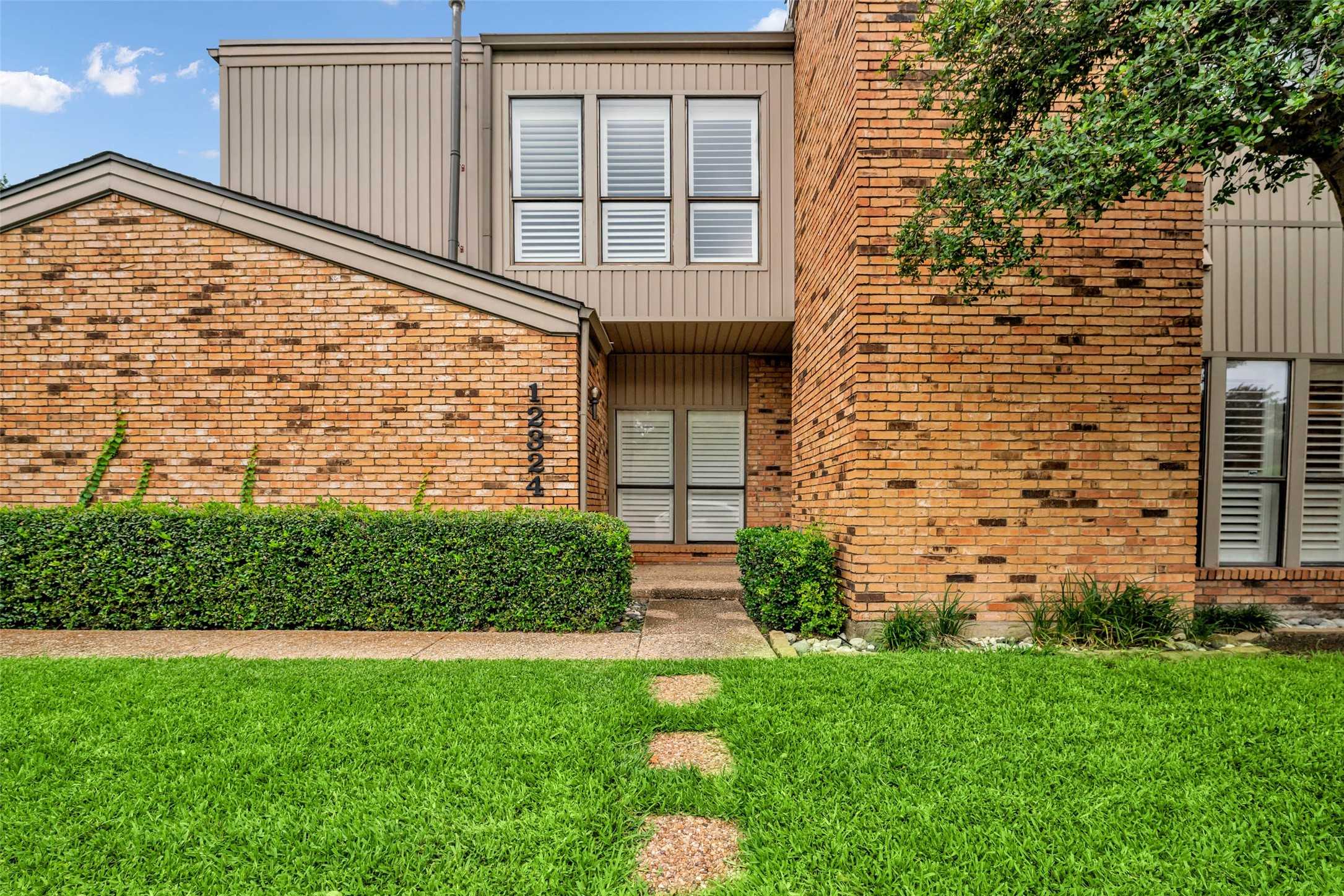 photo 2: 12324 Montego Plaza, Dallas TX 75230