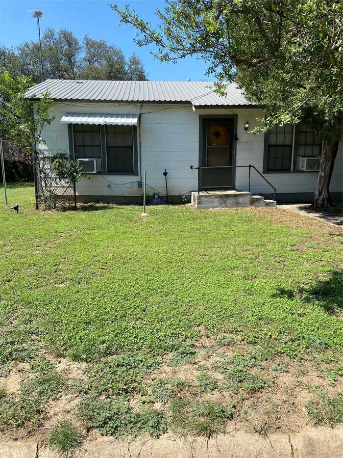 photo 1: 302 W 13TH, Coleman TX 76834