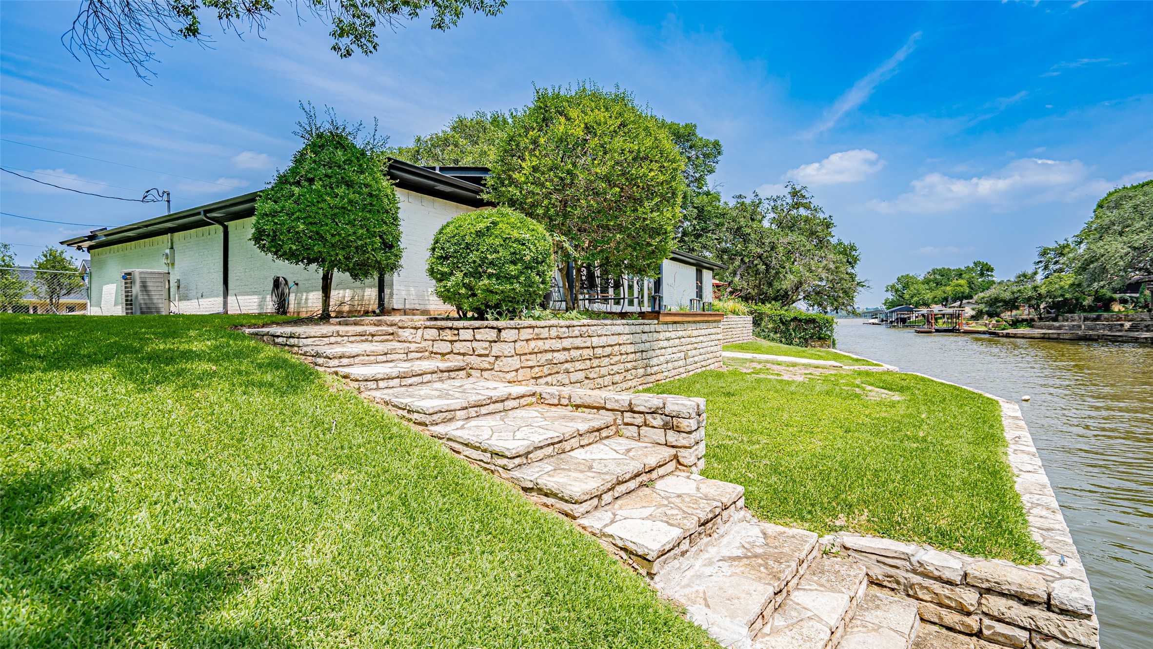 photo 3: 609 Casas Del Norte Court, Granbury TX 76049