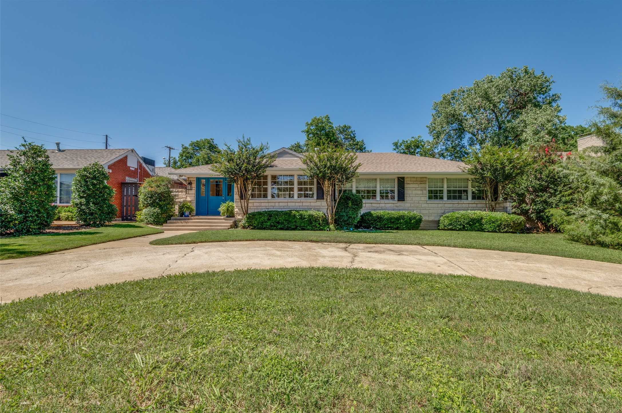 photo 2: 6407 Bob O Link Drive, Dallas TX 75214