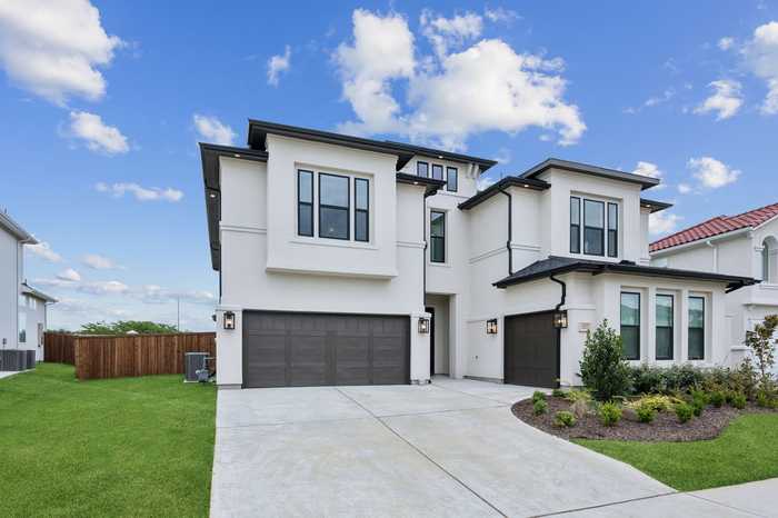 photo 2: 12133 Compassplant Drive, Frisco TX 75035