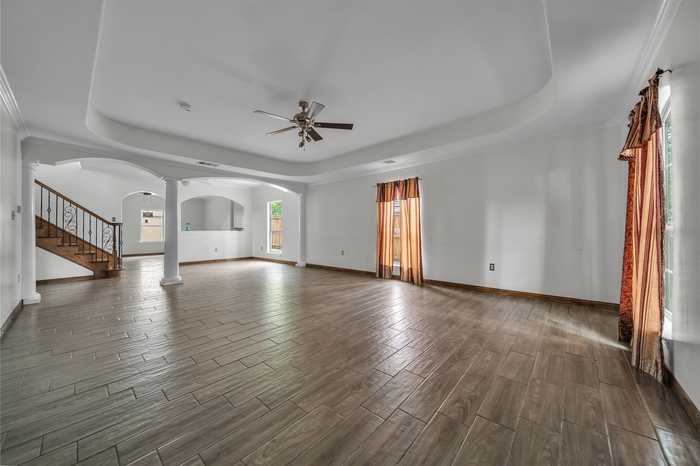 photo 1: 1115 Tarpley Avenue, Dallas TX 75211