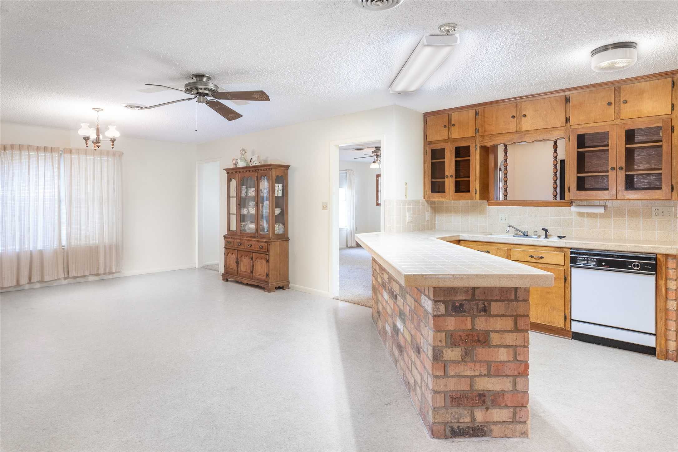 photo 3: 119 Parkview Drive, Brady TX 76825