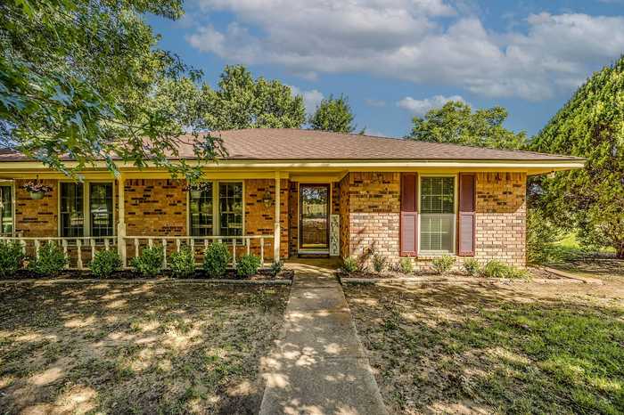 photo 2: 6140 County Road 402, Grandview TX 76050