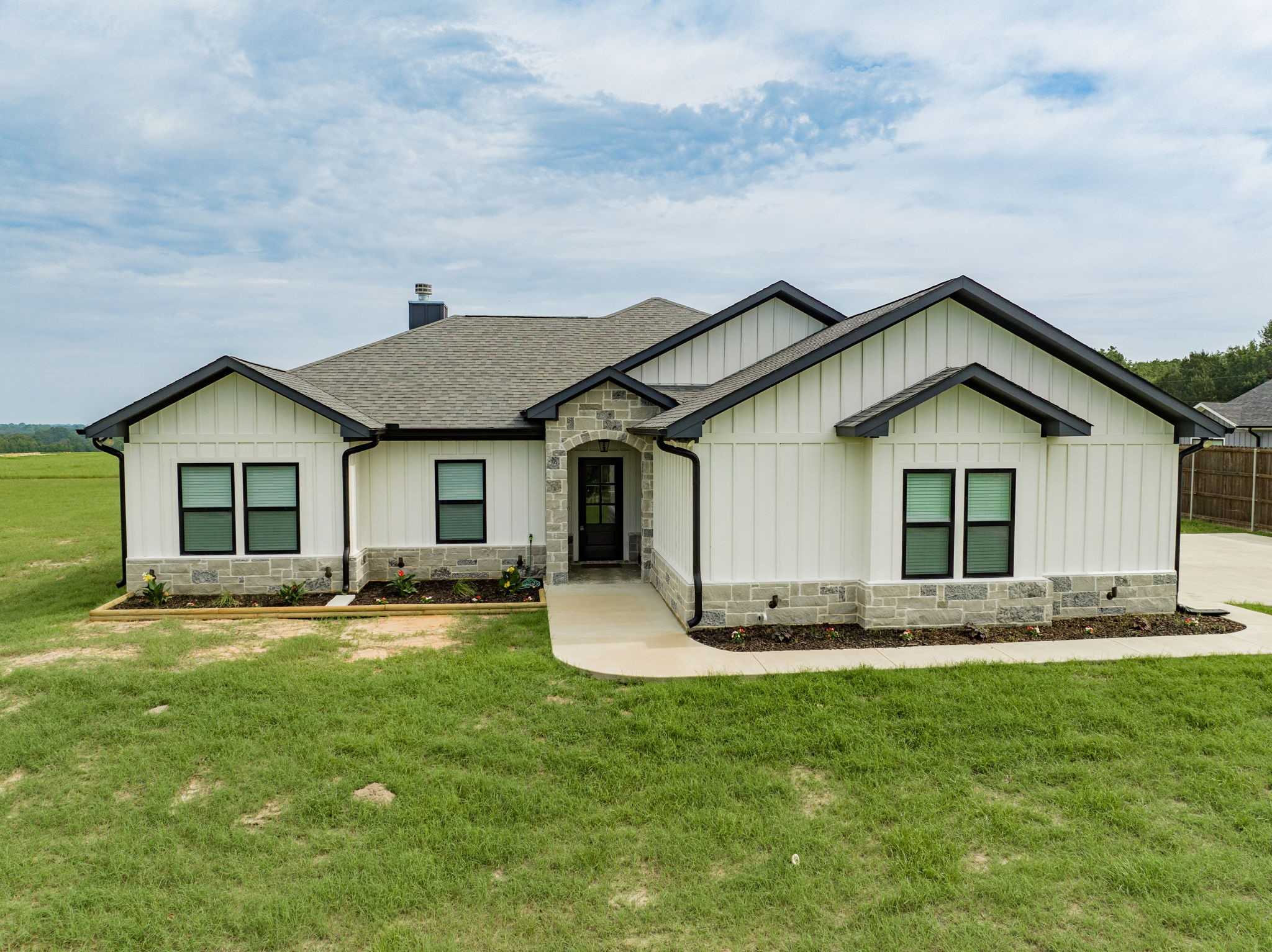 photo 1: 4477 County Road 4506, Athens TX 75752