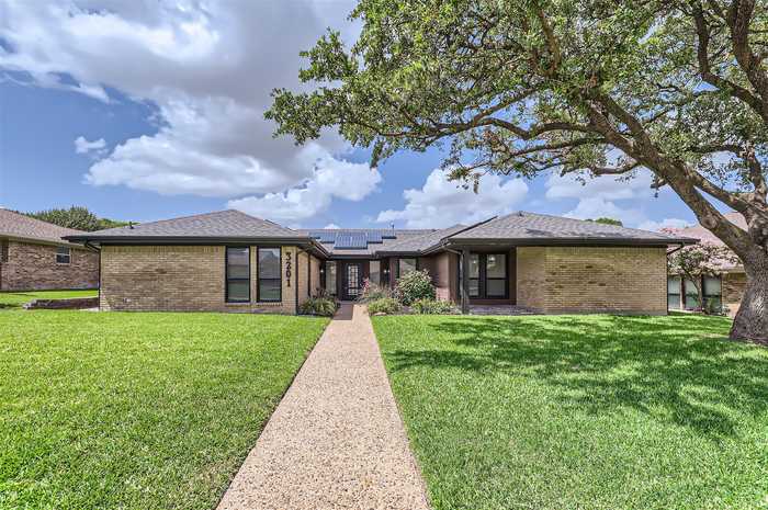 photo 1: 3201 Desiderata Court, Plano TX 75023