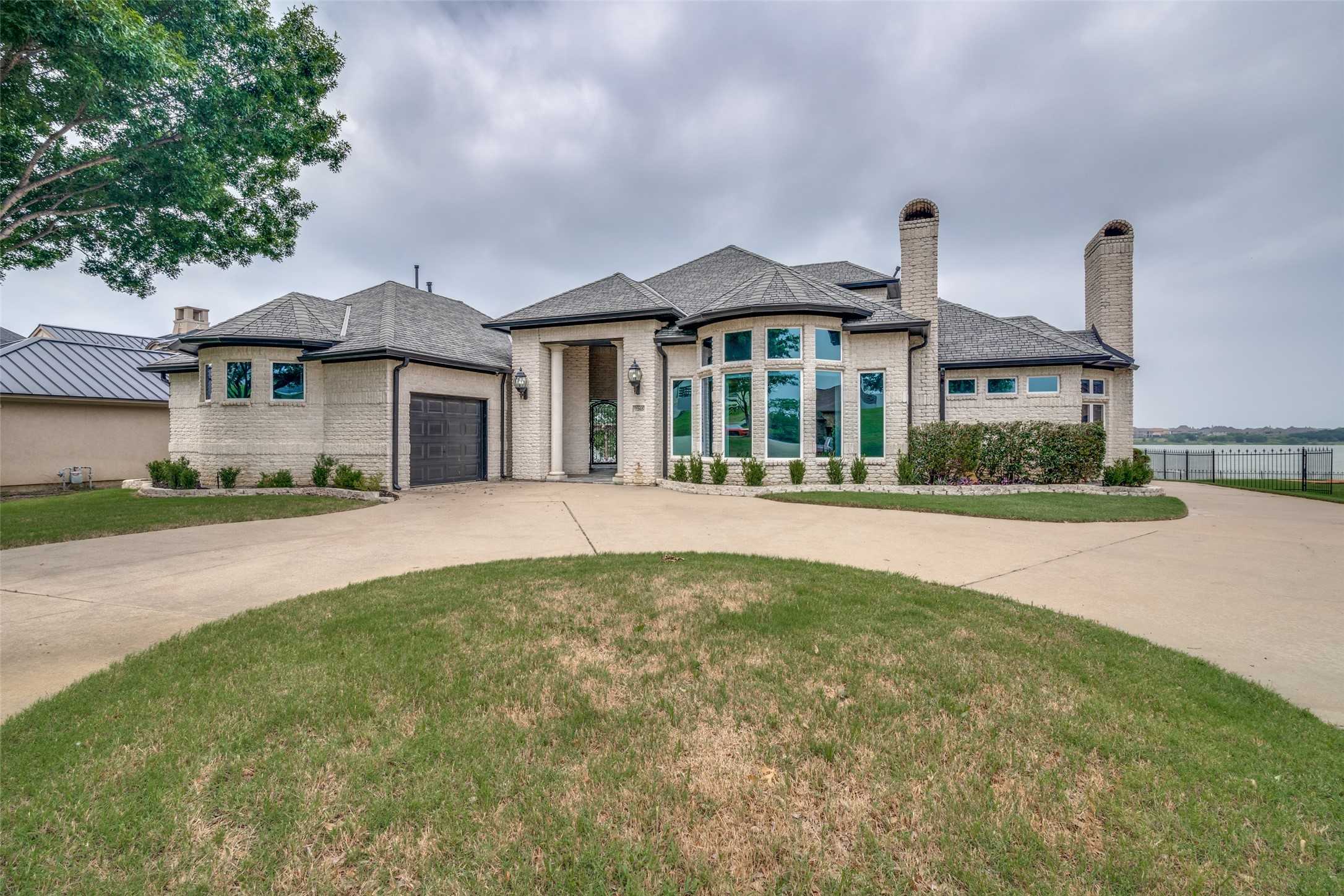 photo 2: 7265 Waters Edge Drive, The Colony TX 75056